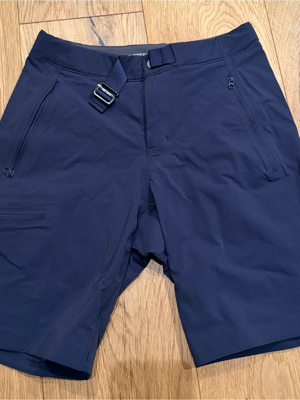 Arc'teryx Men's Navy Hybrid Outdoor Shorts with Integrated Belt